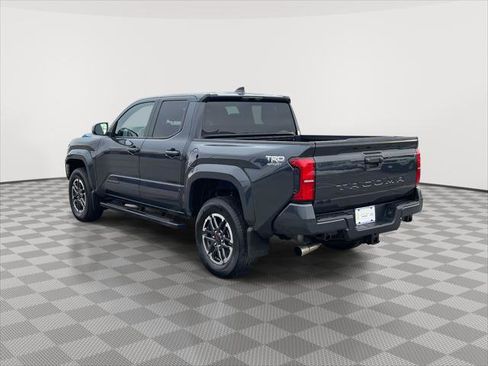 Used 2025 Toyota Tacoma TRD Sport image 7