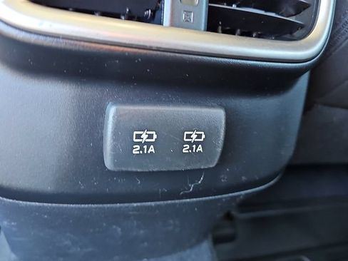Used 2022 Subaru Outback Premium AWD/4WD image 11