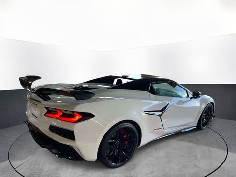 Used 2024 Chevrolet Corvette Z06 w/ Battery Protection Package RWD image 7