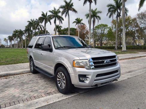 Used 2017 Ford Expedition XLT AWD/4WD image 1