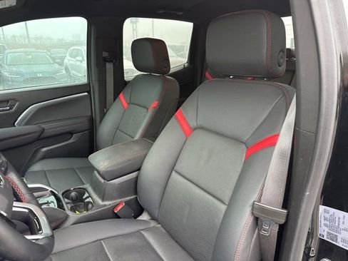 Used 2024 Chevrolet Colorado Z71 w/ Z71 Convenience Package 2 image 15