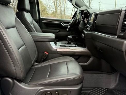 Used 2023 Chevrolet Silverado 1500 LTZ w/ LTZ Premium Package image 13