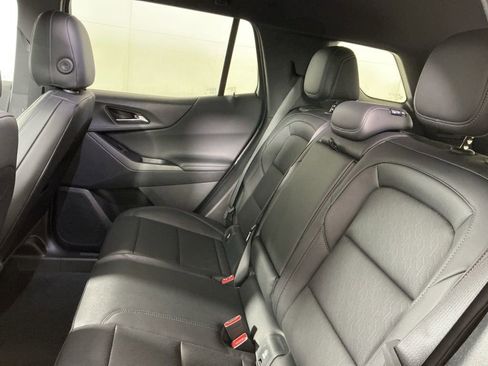 New 2026 Chevrolet Equinox LT w/ Convenience Package II AWD/4WD image 8
