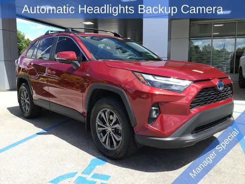 Used 2024 Toyota RAV4 XLE Premium w/ Weather Package AWD/4WD image 5