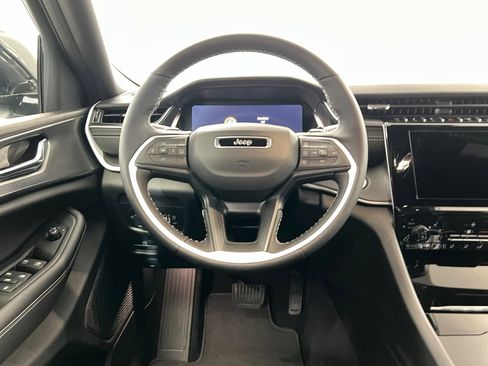 New 2025 Jeep Grand Cherokee Altitude AWD/4WD image 12