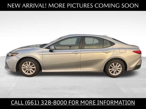 Used 2025 Toyota Camry LE image 2