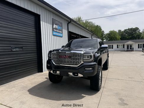Used 2017 GMC Sierra 1500 Denali w/ Denali Ultimate Package image 3