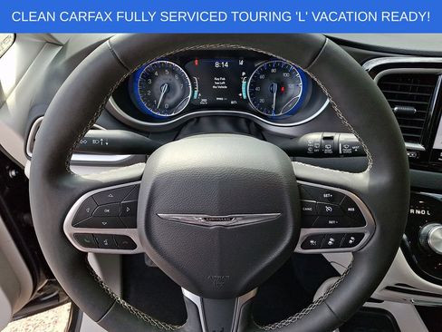 Used 2023 Chrysler Pacifica Touring-L FWD image 19