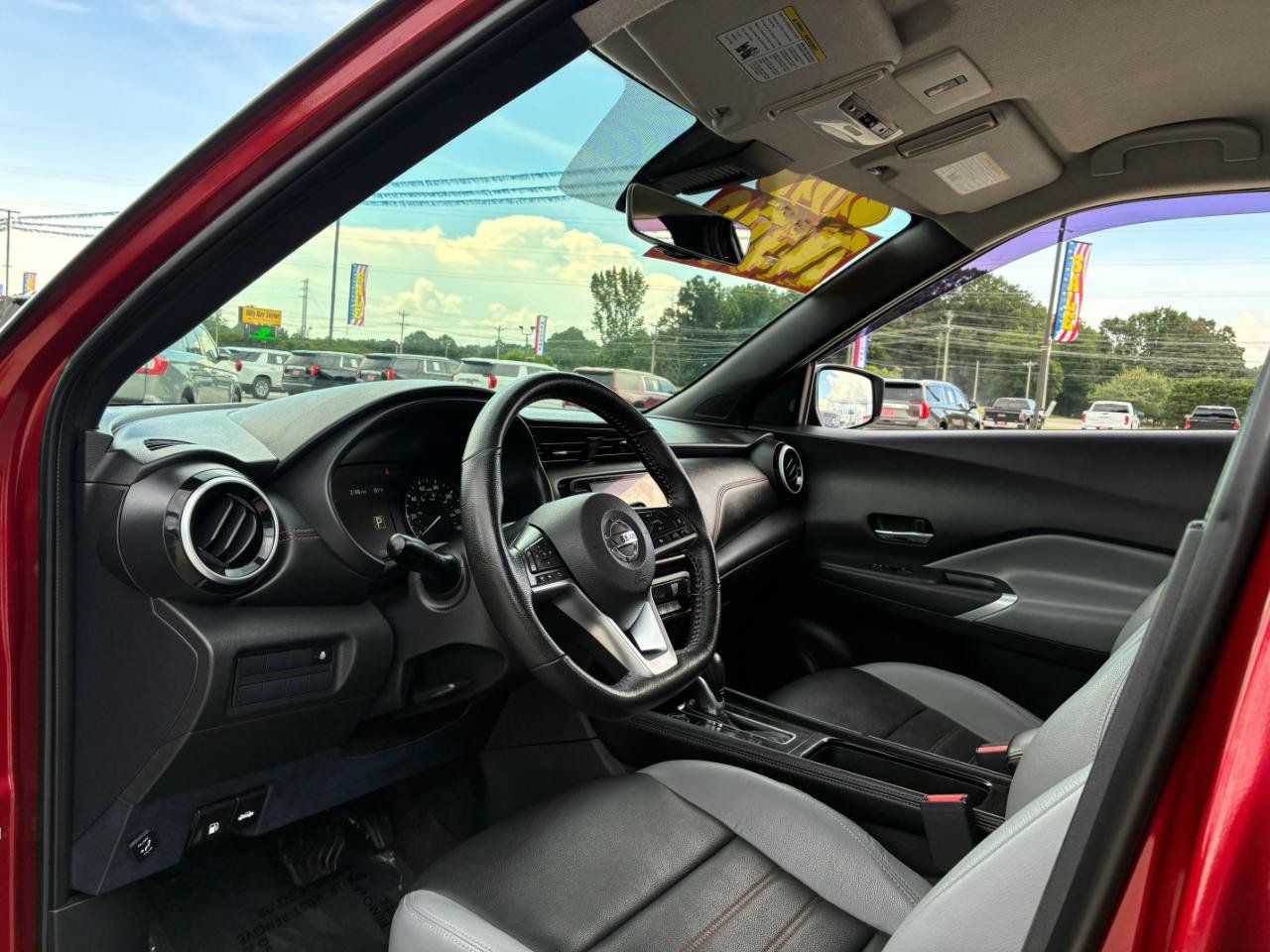 Used 2021 Nissan Kicks SR w/ SR Premium Package FWD image 12