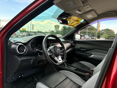 Used 2021 Nissan Kicks SR w/ SR Premium Package FWD image 12