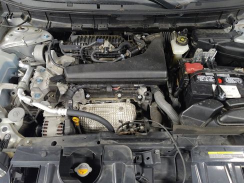 Used 2020 Nissan Rogue SV image 30