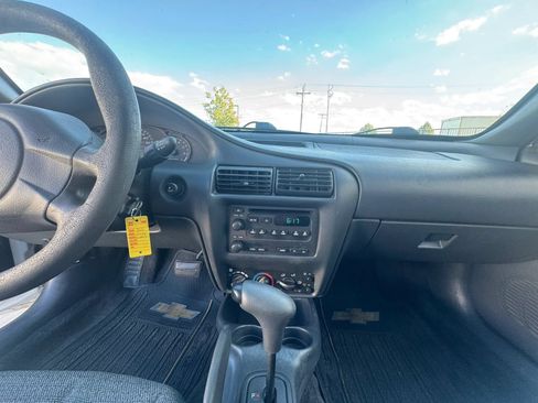 Used 2003 Chevrolet Cavalier Sedan w/ Preferred Equipment Group FWD image 10