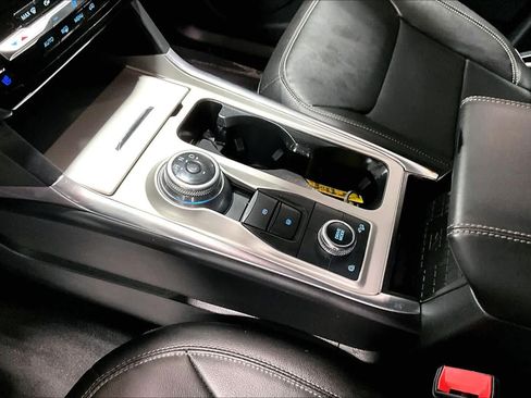 Used 2022 Ford Explorer Limited AWD/4WD image 17