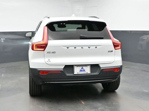 Used 2023 Volvo XC40 B5 Plus w/ Protection Package Premier AWD/4WD image 8