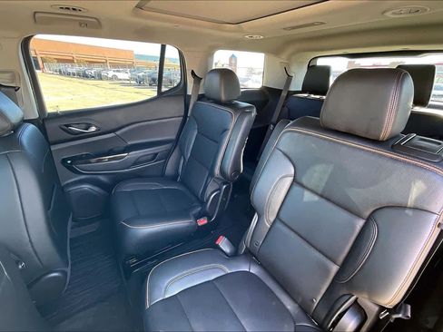 Used 2022 GMC Acadia AT4 w/ Technology Package image 29