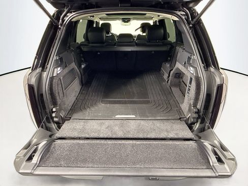 New 2026 Land Rover Range Rover Long Wheelbase SE AWD/4WD image 28
