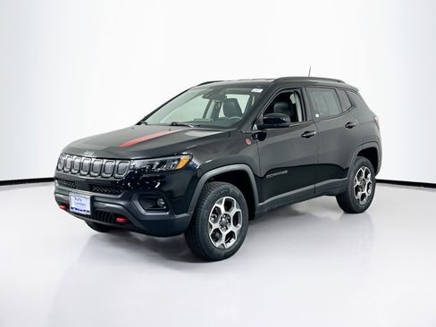 Used 2022 Jeep Compass Trailhawk image 1