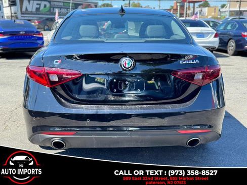 Used 2019 Alfa Romeo Giulia AWD image 8