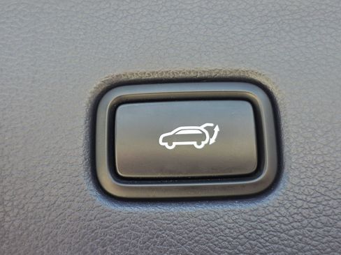 Used 2024 Hyundai Palisade Limited FWD image 20