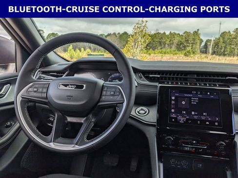 New 2026 Jeep Grand Cherokee Laredo w/ Trailer Tow Package RWD image 7