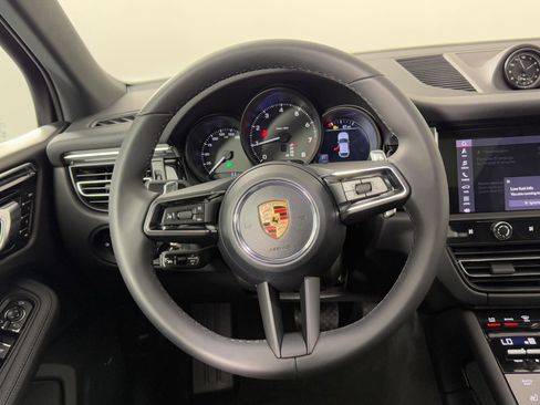 Certified 2026 Porsche Macan AWD/4WD image 19