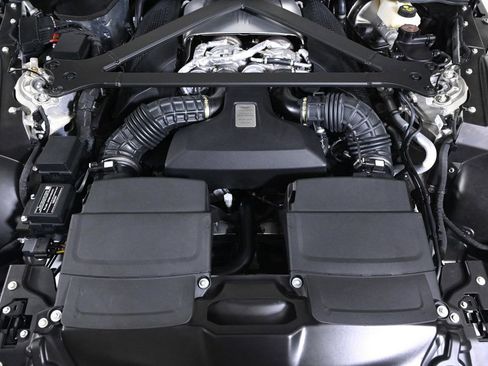 Used 2023 Aston Martin V8 Vantage image 28