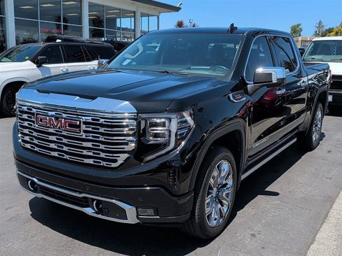 Used 2023 GMC Sierra 1500 Denali w/ Denali Reserve Package AWD/4WD image 1