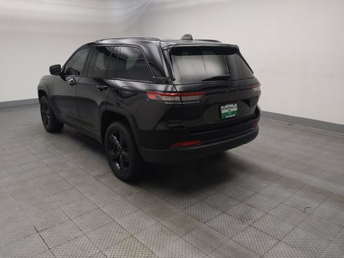 Used 2023 Jeep Grand Cherokee Altitude AWD/4WD image 5