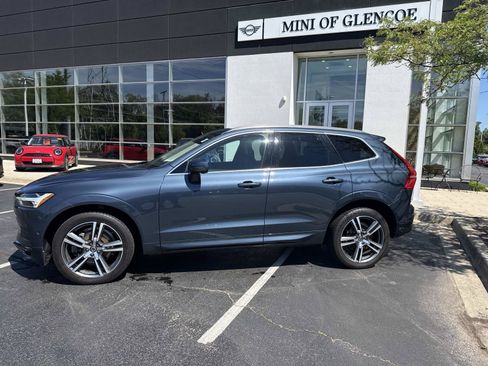 Used 2018 Volvo XC60 T6 Momentum w/ Convenience Package AWD/4WD image 2