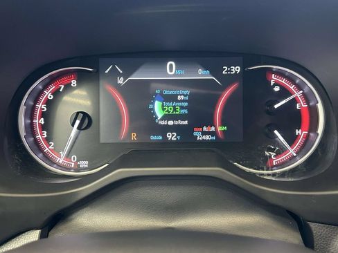 Used 2025 Toyota RAV4 XLE AWD/4WD image 27