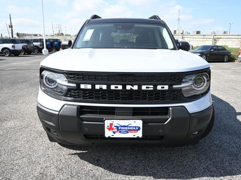 New 2026 Ford Bronco Sport Outer Banks w/ Outer Banks Tech Package+ AWD/4WD image 9