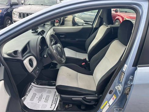 Used 2013 Toyota Yaris LE FWD image 10