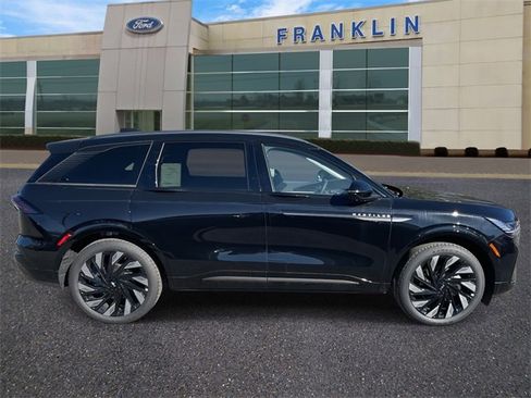 New 2026 Lincoln Nautilus Reserve w/ Jet Appearance Package image 8