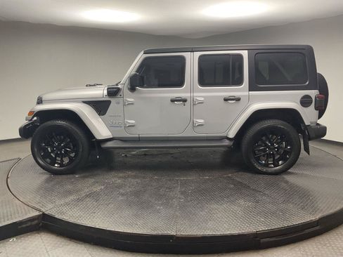 Used 2022 Jeep Wrangler Unlimited Sahara w/ Cold Weather Group AWD/4WD image 4