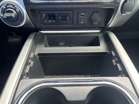 Used 2018 Nissan Titan PRO-4X w/ Pro-4x Utility Package AWD/4WD image 18