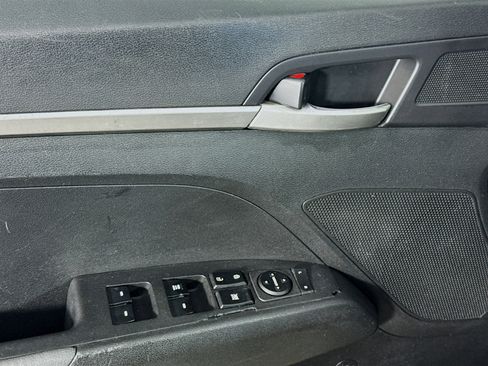 Used 2019 Hyundai Elantra SE w/ Cargo Package image 23