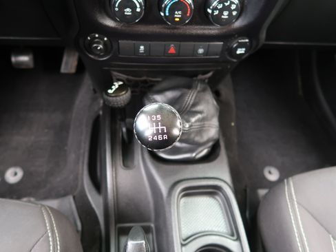 Used 2015 Jeep Wrangler Unlimited Rubicon w/ Max Tow Package image 20