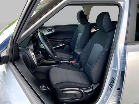 Used 2020 Kia Soul S FWD image 8