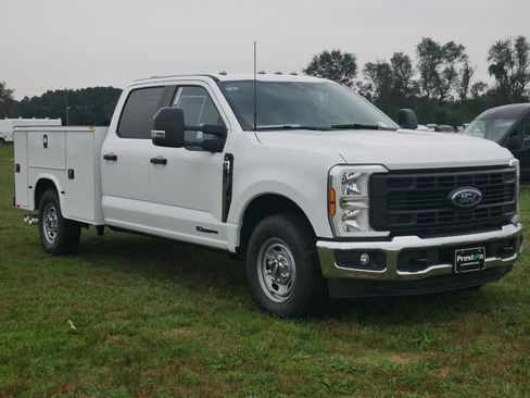 New 2025 Ford F250 XL w/ XL Chrome Package image 4