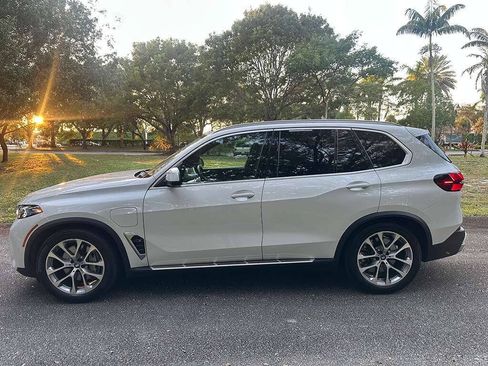 Used 2024 BMW X5 xDrive50e AWD/4WD image 4