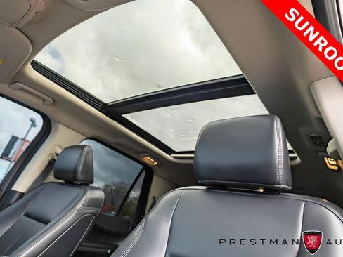 Used 2023 Ford Expedition XLT AWD/4WD image 13