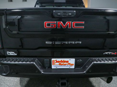Used 2024 GMC Sierra 2500 AT4 w/ AT4 Premium Plus Package AWD/4WD image 8