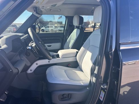 Used 2025 Land Rover Defender 110 V8 image 9