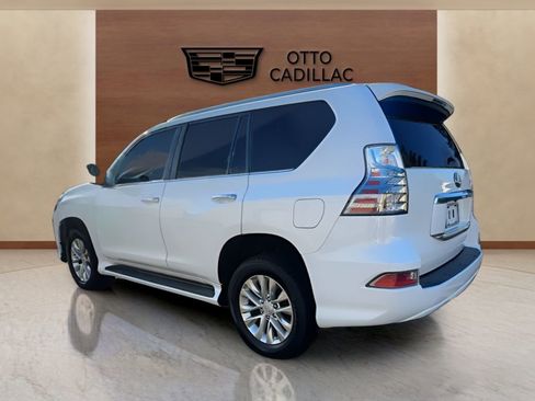 Used 2020 Lexus GX 460 image 3
