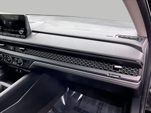 Used 2023 Honda Accord EX image 19