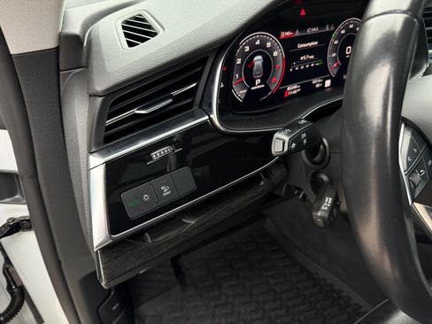 Used 2019 Audi Q8 Premium Plus w/ Premium Plus image 9