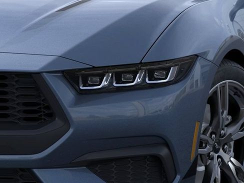 Used 2025 Ford Mustang Coupe RWD image 18