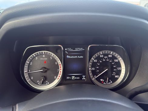 Used 2017 Nissan Titan SV image 20