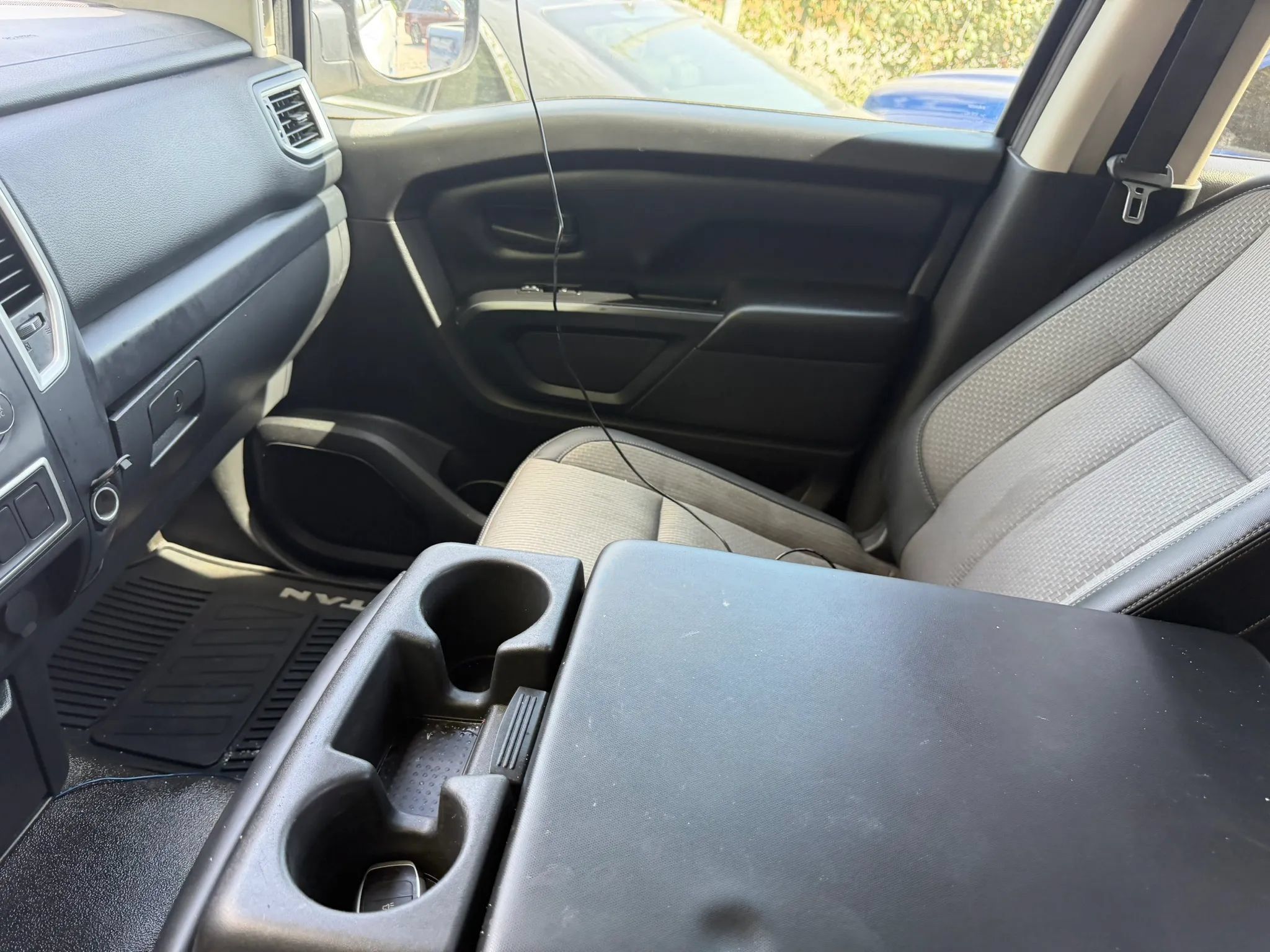 Used 2017 Nissan Titan S RWD image 13