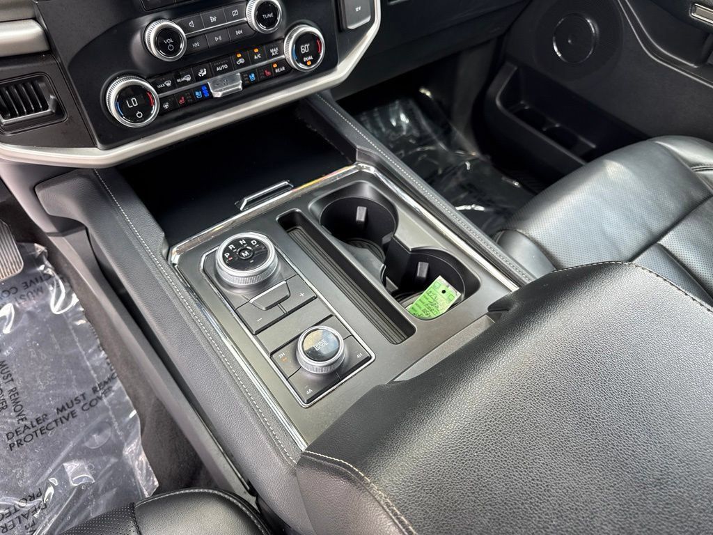 Used 2024 Ford Expedition Max XLT AWD/4WD image 18